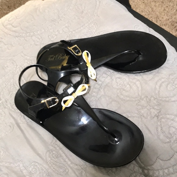 ted baker flip flops size 8